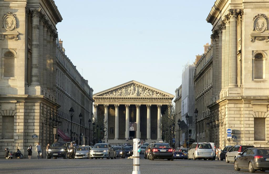 thumb_1024x663_paris-boulevard-traffic